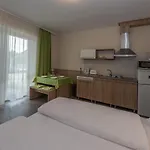 Centrum Apartmanhaz Balatonboglar