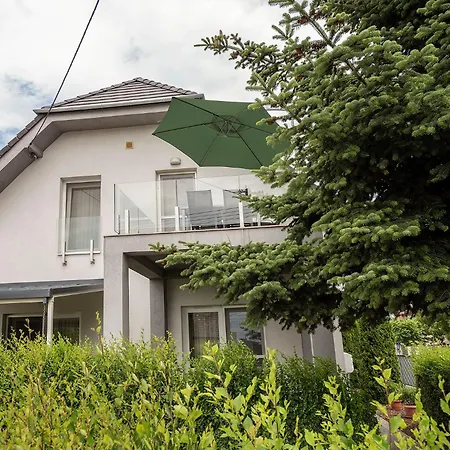 Lägenhet Centrum Apartmanhaz *