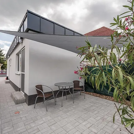 Centrum Apartmanhaz 아파트 *