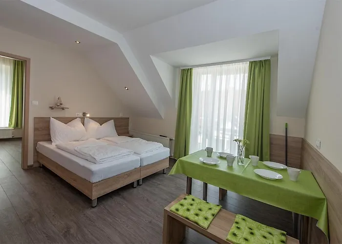 Lägenhet Centrum Apartmanhaz Balatonboglár